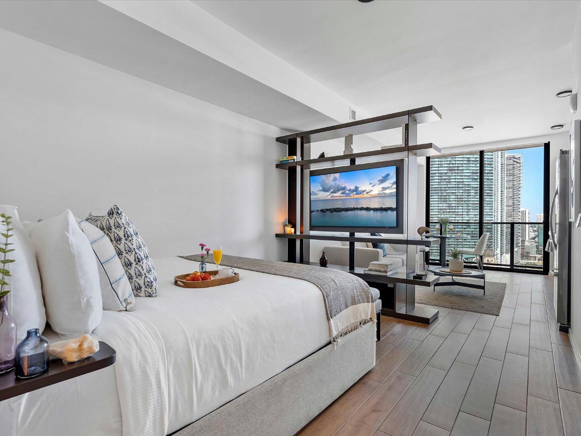 Mvr Wake Up In The Heart Of Apartment