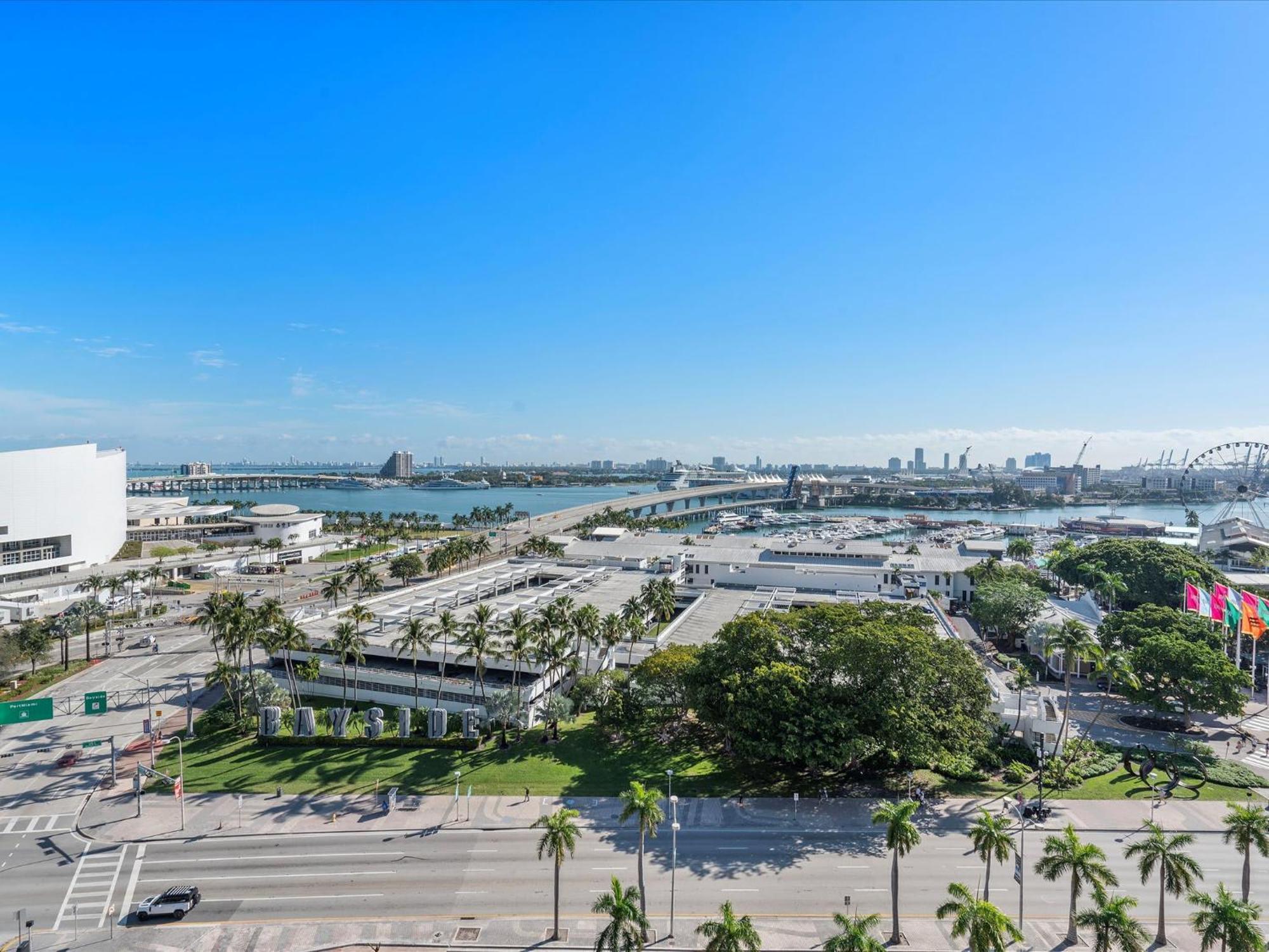 Apartment Mvr Wake Up In The Heart Of Miami